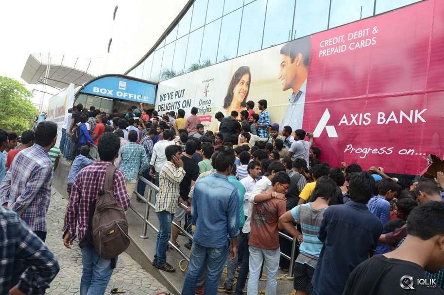 Baahubali-Tickets-Hungama-at-Theaters